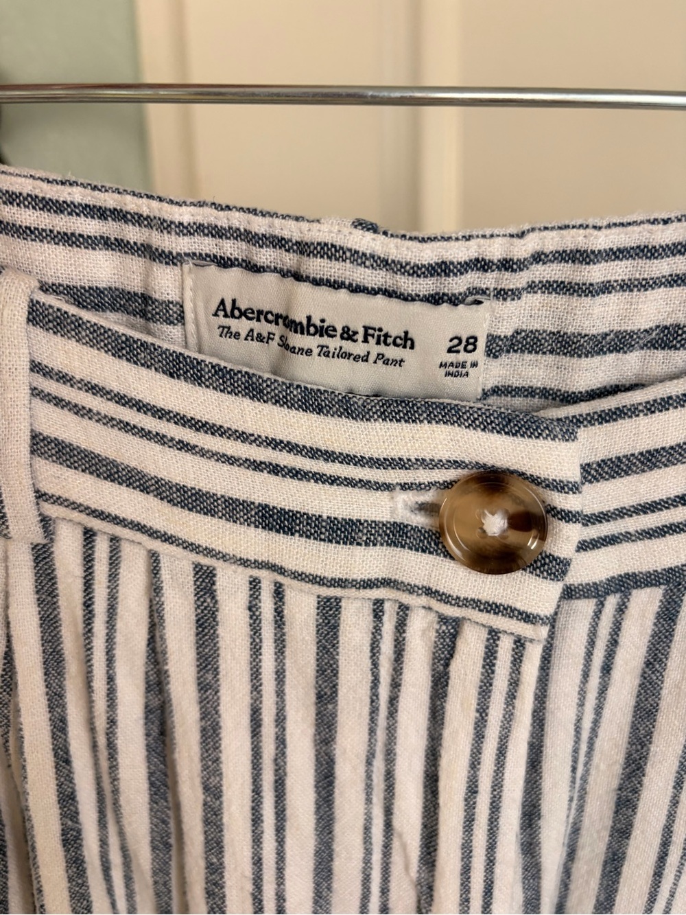 Abercrombie & Fitch Sloane Linen Trousers - Picture 4 of 4